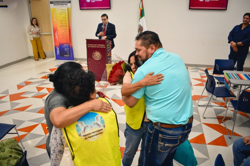 Les messagers de Calvillo se réunissent avec leurs proches à Austin, Texas